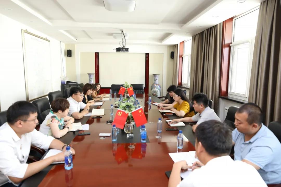 改进作风 机关做表率